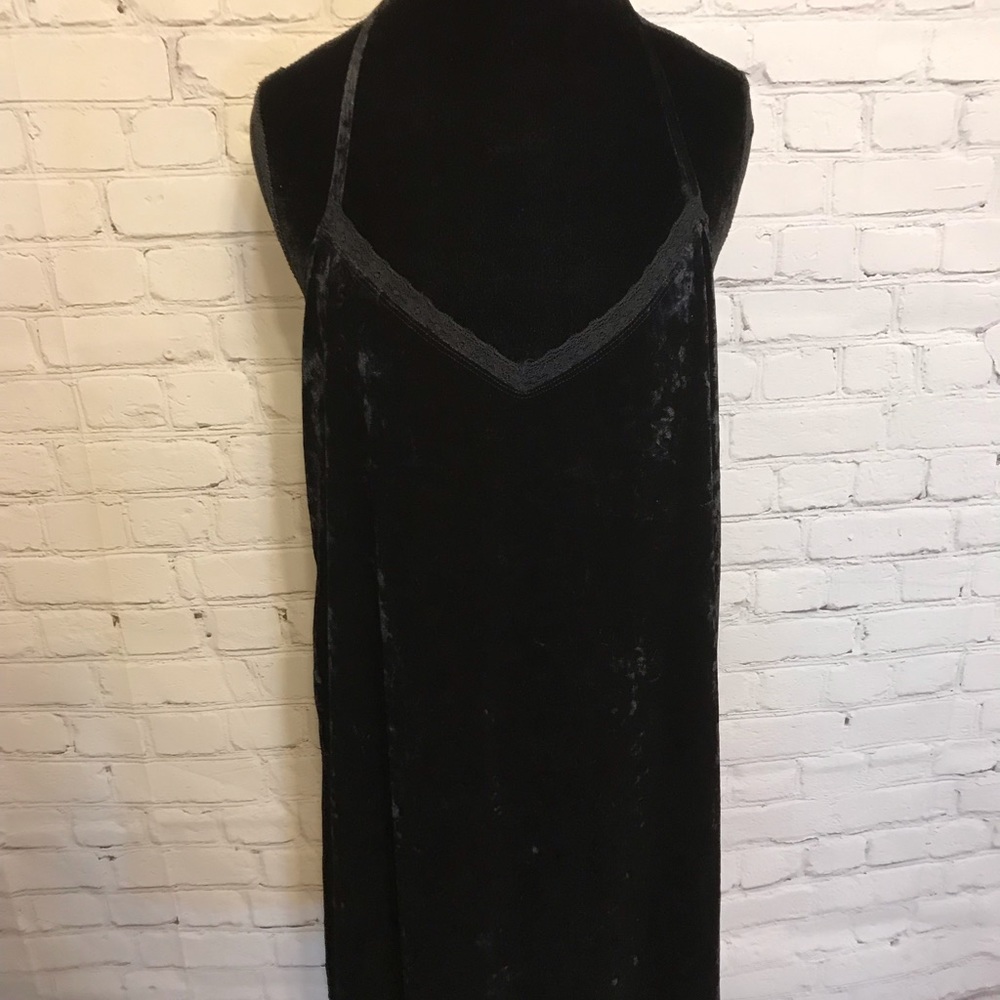 Black Velvet Chemise